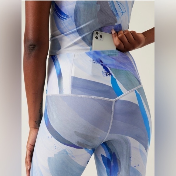 ✨NWT! Athleta Elation 7/8 Tight in Vibrance Snowfall Blue. - Picture 4 of 6